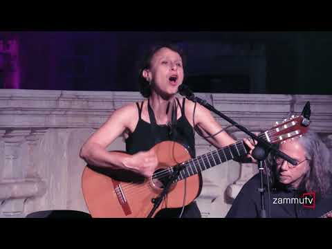 Etta Scollo live per Rosa Balistreri - Abballati abballati