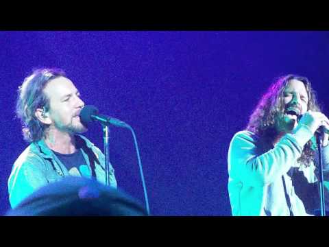 PJ20 - Temple of the Dog - *Hunger Strike* - 9.4.11 Alpine Valley