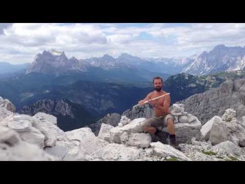 Andrea Lovato BooomB esegue "Bouree", Cima del Sasso di Bosconero, Dolomiti di Zoldo
