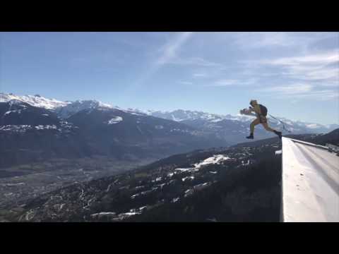 Base jump tour d'aminona