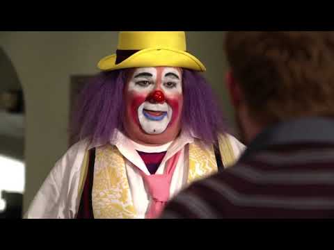 Modern Family 1x09 - Meet Fizbo the Clown