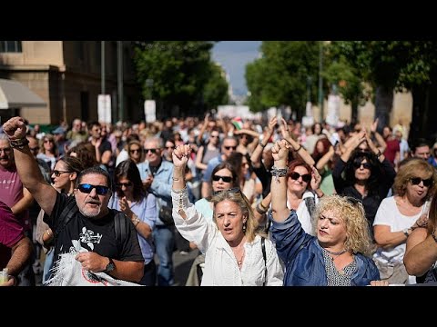 Video Thumbnail: Athens paralyzed by general strike against new labor laws
