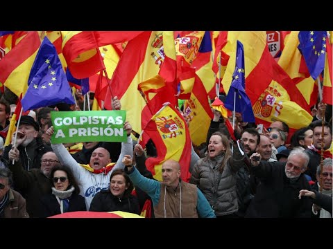 إسبانيا آلاف أنصار اليمين يتظاهرون في مدريد تنديدا بسياسة رئيس الحكومة