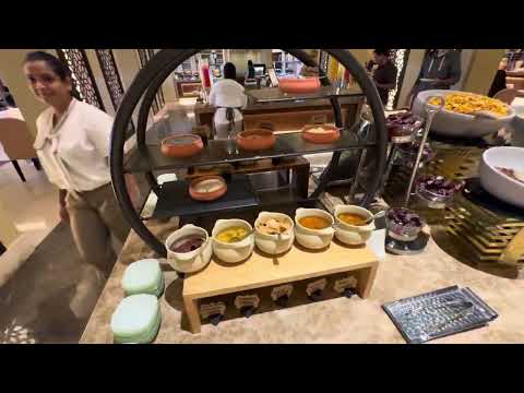 #UAE 🇦🇪 #AbuDhabi Qasr Al Sarab Desert Resort by Anantara | Al Waha | breakfast 🥞 food 🥘 display.