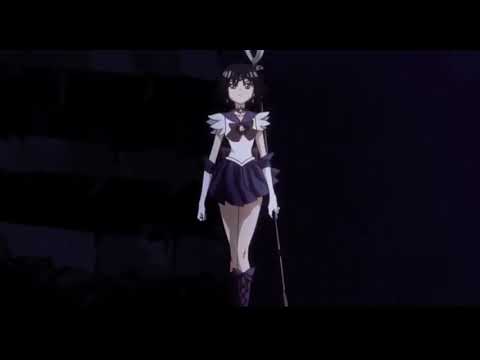 Sailor Saturn uses the silence glaive