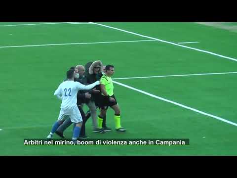 Arbitri nel mirino, boom di violenza pure in Campania