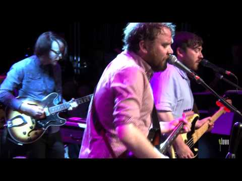 Frightened Rabbit - "Living In Colour" (eTown webisode #465)