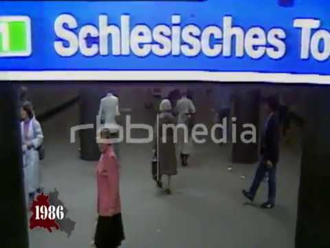 Linie 1 premieres in Berlin, April 30, 1986