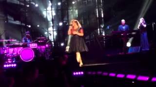 Kelly Clarkson - &quot;Just Missed the Train&quot; Live, St. Paul, MN