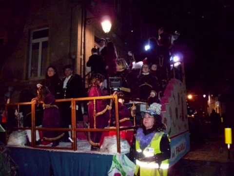 27 FEBB 2010 - SALUGGIA (VC) - SFILATA NOTTURNA CARNEVALE 2010.wmv