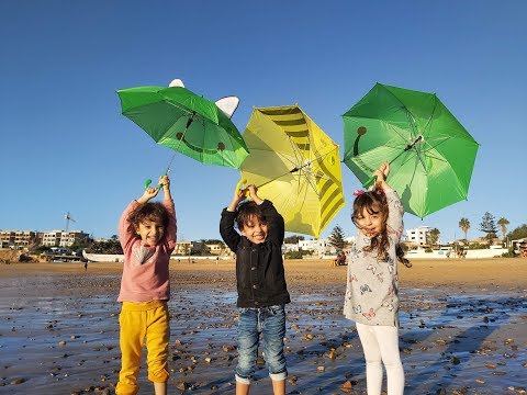 VLOG 1  : Lina play with  youssef and jinane on the Beach ... لينا تلعب مع يوسف وجنان على الشاطئ ...