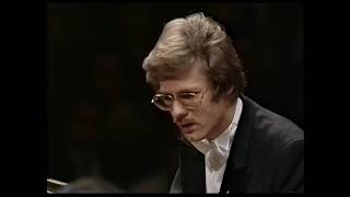 Download lagu Stanislav Bunin plays Rachmaninov 2nd piano concerto mp3