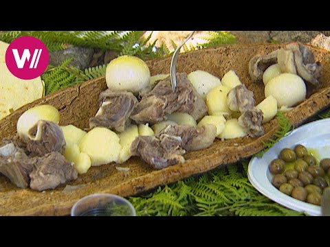 Dining in Sardinia - How does a shepherd family cook?