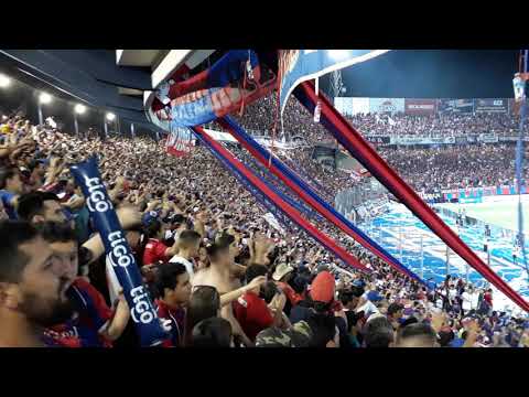 "Yo soy así sin Cerro yo no sé vivir" Barra: La Plaza y Comando • Club: Cerro Porteño • País: Paraguay