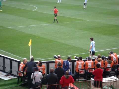 Messi bate escanteio.MPG