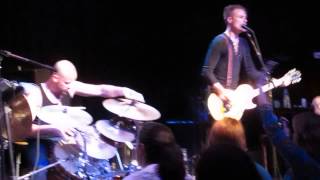 The Kin singing Waterbreaks