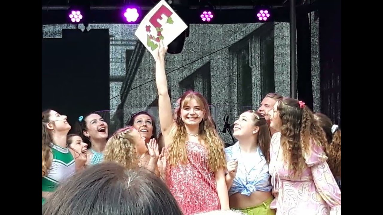 Sophie Schröer, Natürlich Blond, Maiwoche