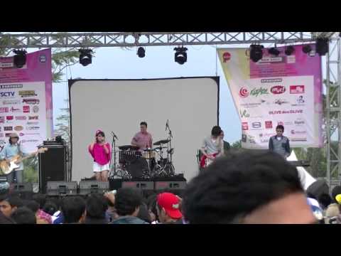 Ikei with Insomniacs - Just be Friend (Dixie Flatline cover) @ Gelar Jepang UI 2014