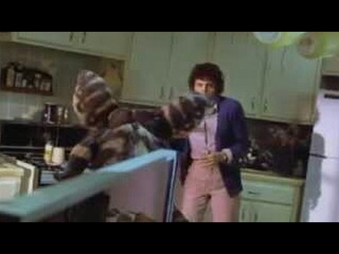 Gremlins : Gremlins in the Kitchen Scene