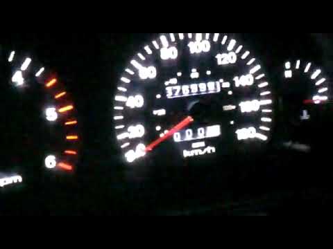 Kia Besta com painel translúcido em led branco