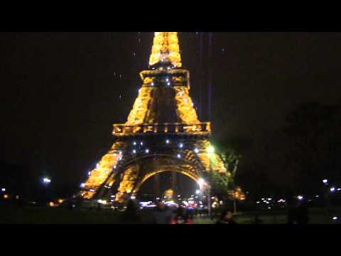 Torre Eiffel! passeio com a galera! (Dinuzia,Meire,Mércia,Stéphane,Eudimar,Davi e Nathan)