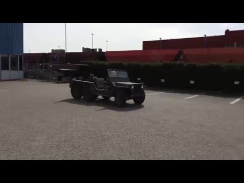 Mom`s Offroad taxi  Ford Mutt M151 6x6 Jeep XM408