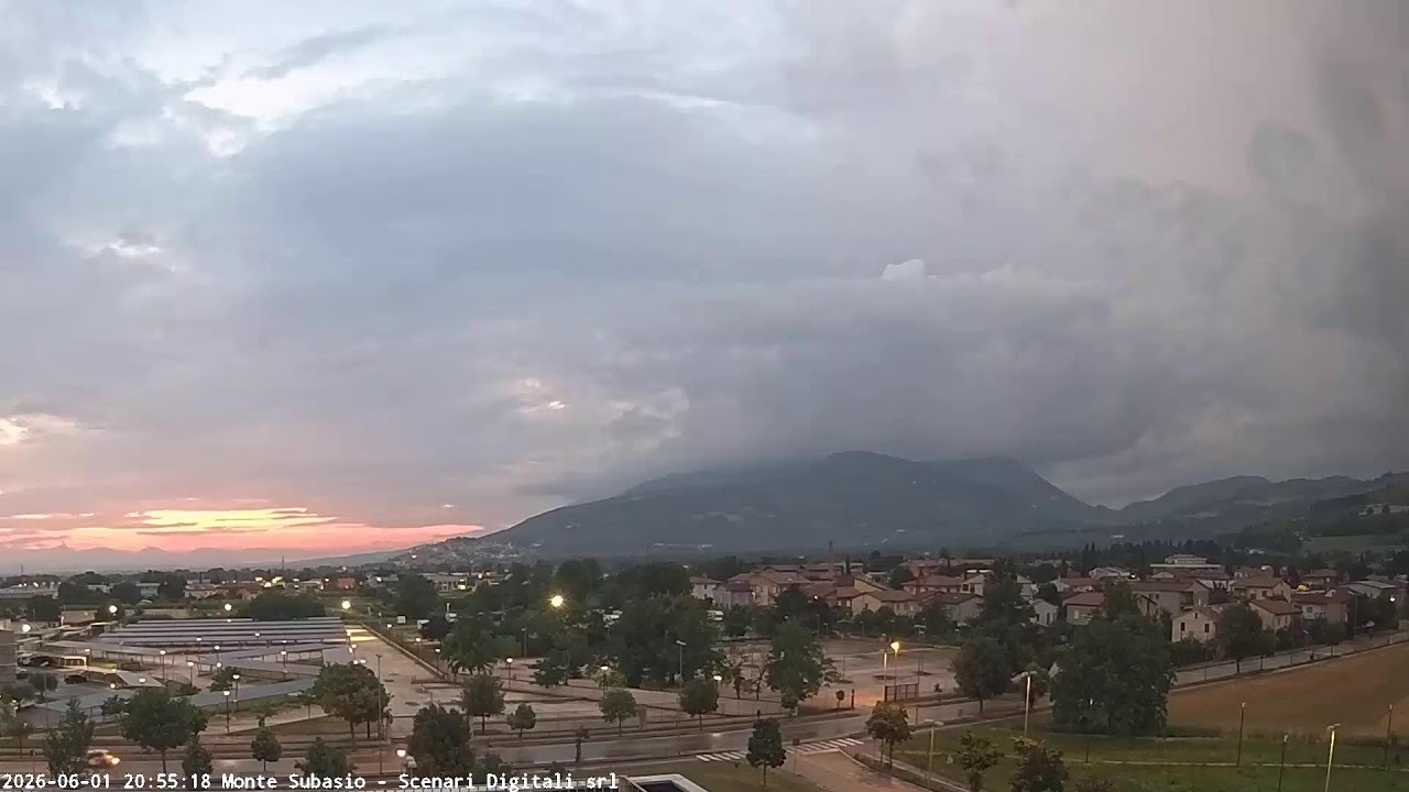 Live webcam view of Panorama del Monte Subasio sobre Foligno