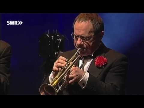 Pasadena Roof Orchestra - There's A Wah Wah Gal In Agua Caliente