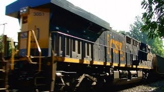 preview picture of video 'New CSX #3051 Through St. Denis'