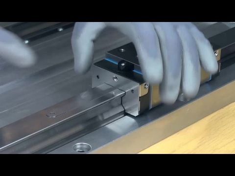 [EN] Bosch Rexroth: Mounting of scraper plate on roller runner block (How-To)