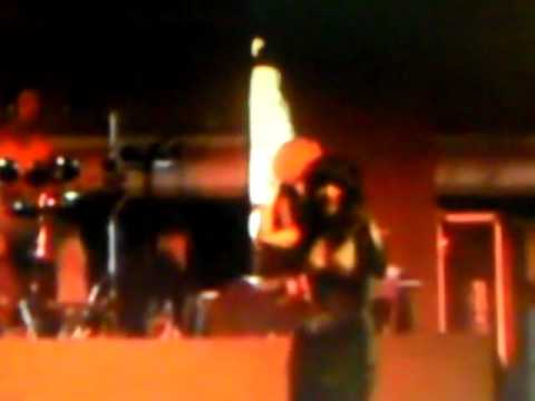 Videoclip de Ok Yay — Hande Yener