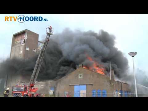 Loods aan Friesestraatweg in Stad uitgebrand