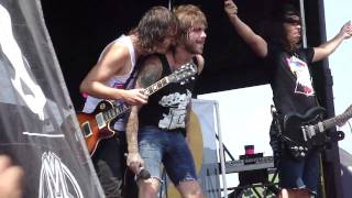 Of Mice &amp; Men - Seven Thousand Miles for What? (Live 2010 Warped Tour)