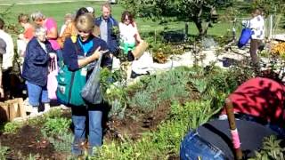 preview picture of video 'Hunters Moon Celebration Fall Garden Event Madison.Indiana'