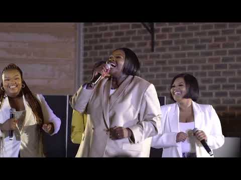 Sneziey - Ulikhaya Lami (Live)