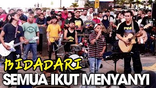 Download lagu Tanpa Di sedari Ramai Penonton Terikut Menyanyi | Vocal Adik Shahaddad Dari Klang Memang Mantul' mp3