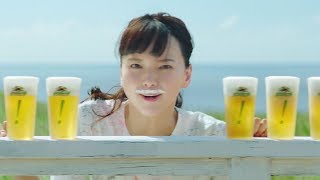 back number「あかるいよるに」バックに多部未華子がビールをゴクリ　キュートな“泡ひげ”も