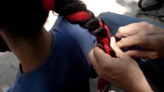 preview picture of video 'Nepali method to braid a hair tassel, at Sangkhu'