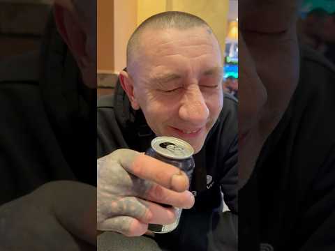 Asfalt reeperbahn’u #humor #bezdomni #bezdomni_emigranci #śmieszne #hahment #hamburg #reeperbahn