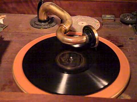 BERNIE CUMMINS AND HIS BILTMORE ORCH - LITTLE BY LITTLE - ROARING 20'S VICTROLA