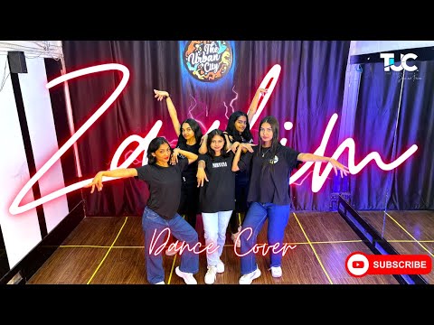 Sneha Sen (center gir...