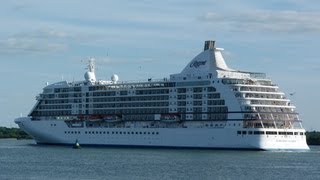 preview picture of video 'Seven Seas Voyager evening departure from City Cruise Terminal Southampton 02/06/13.'