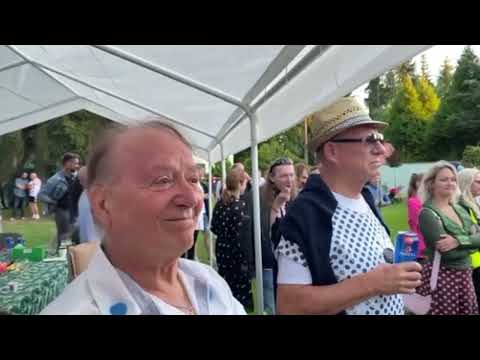 Jasná Zpráva - The Beatles Revival na párty u Petra Jandy na jeho zahrádce