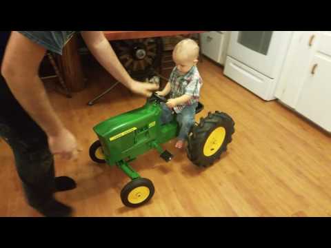download lagu mp3 mp4 John Deere Toy Pedal Tractor, download lagu John Deere Toy Pedal Tractor gratis, unduh video klip John Deere Toy Pedal Tractor