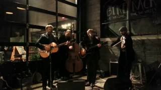 The Bluebirds - Make Me A Pallet On Your Floor