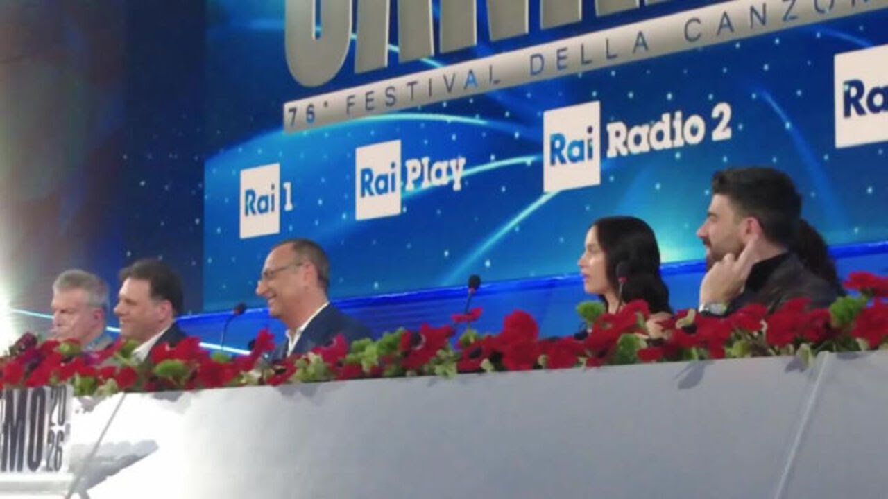 Conti: Polemiche perchè ho detto mamma d'oro a Lollobrigida? Sono stato cresciuto solo da una donna