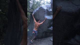 Video thumbnail of Hug a rock, V0. Yosemite Valley