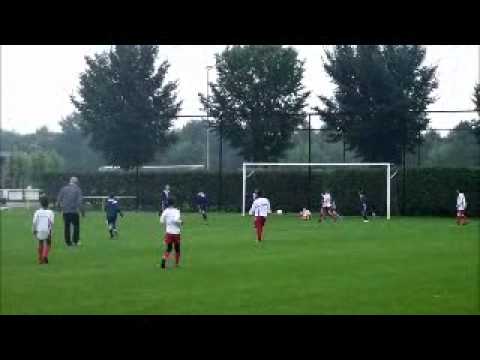 Eerste goal Leidschenveen D1 in KNVB wedstrijd