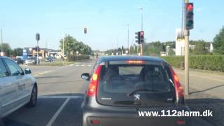 preview picture of video 'Vejle politi stopper en bil på Horsensvej i vejle.'