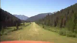 preview picture of video 'Idaho Backcountry Flying Cessna 172 H  Big Creek Landing and Takeoff'